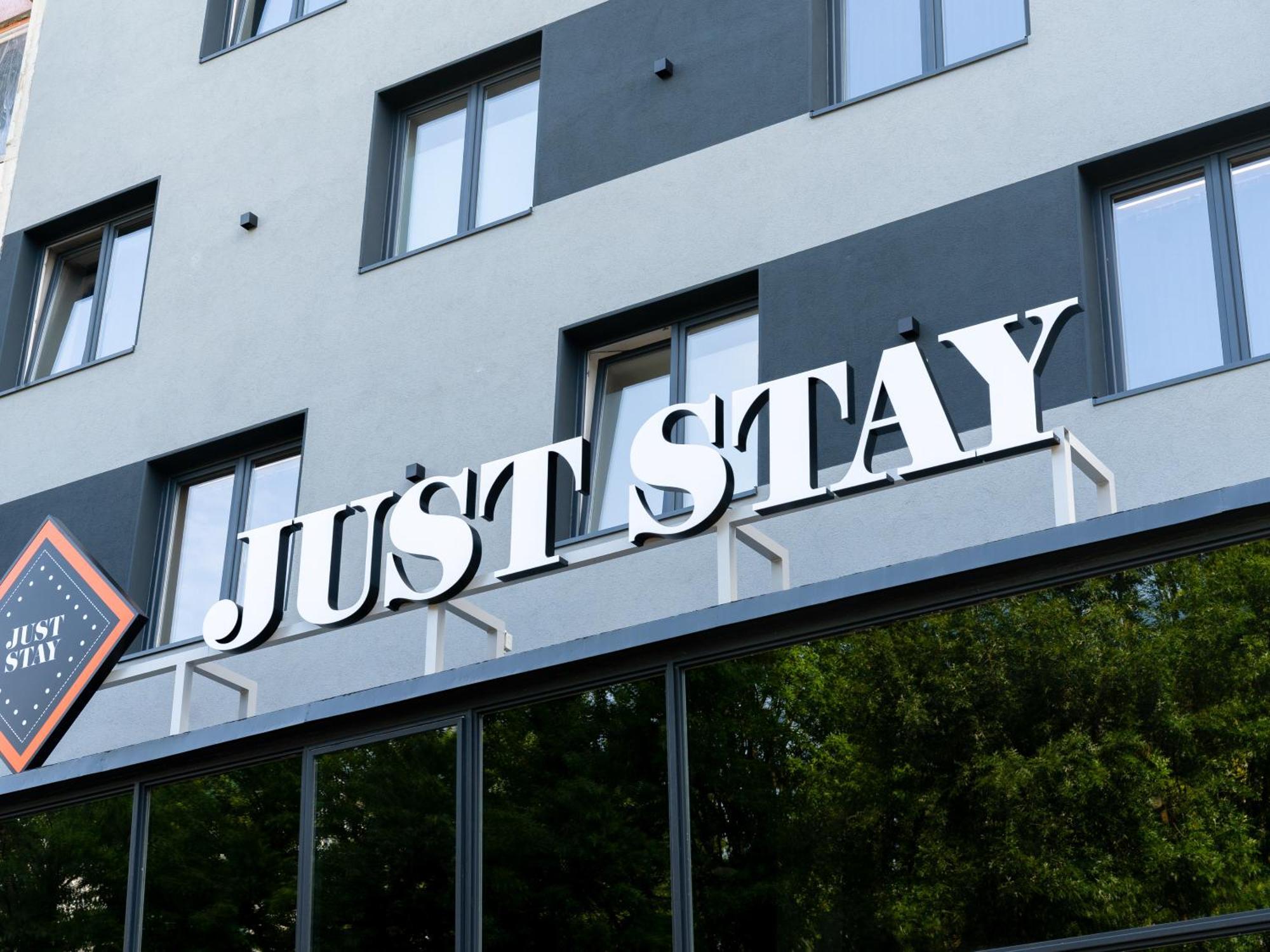 Juststay & Essen